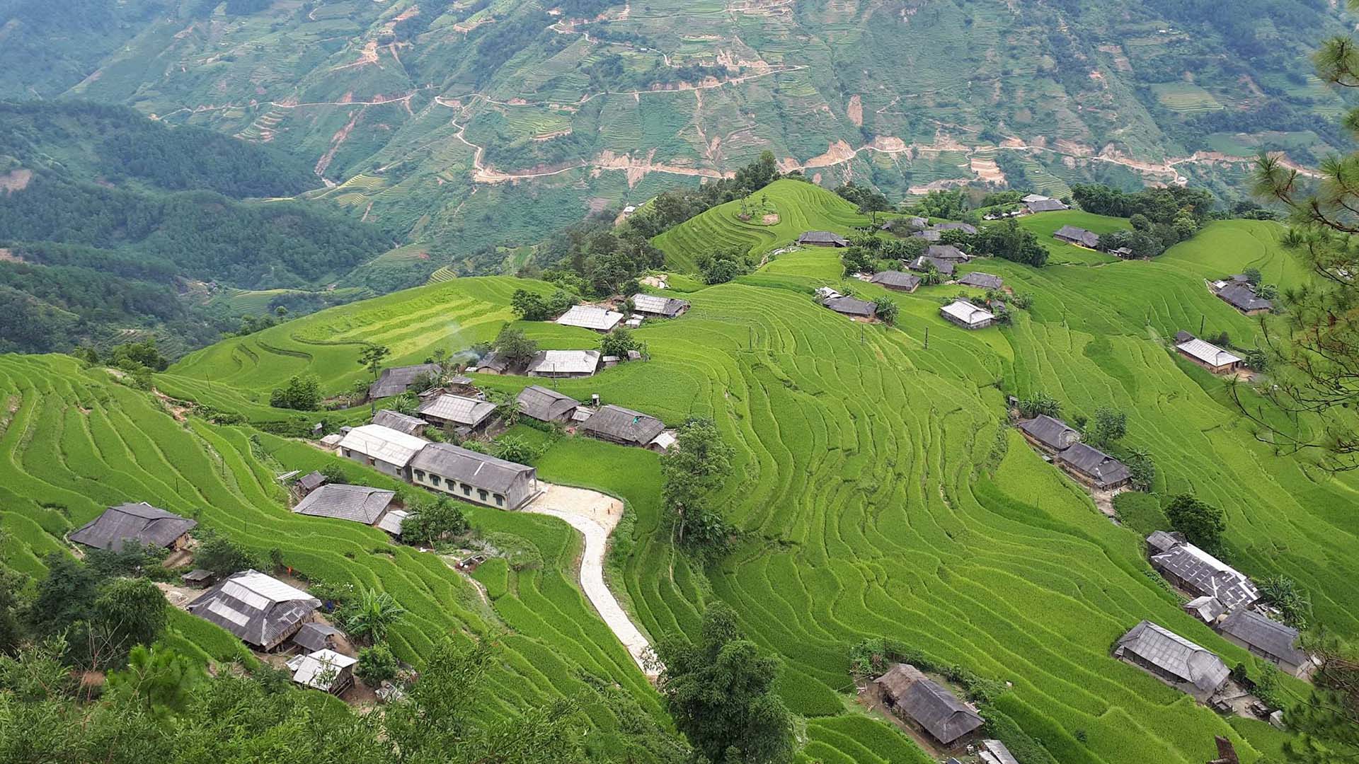 Conquer the majestic Ma Pi Leng Pass